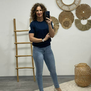 VIOLA - Virágos ujjú felső. Sötétkék