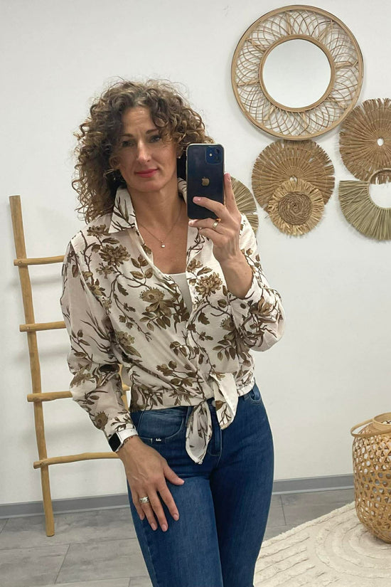 FLOWER - Virágos blúz. Barna