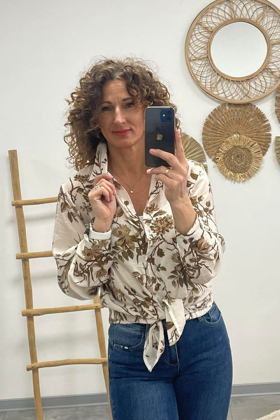 FLOWER - Virágos blúz. Barna