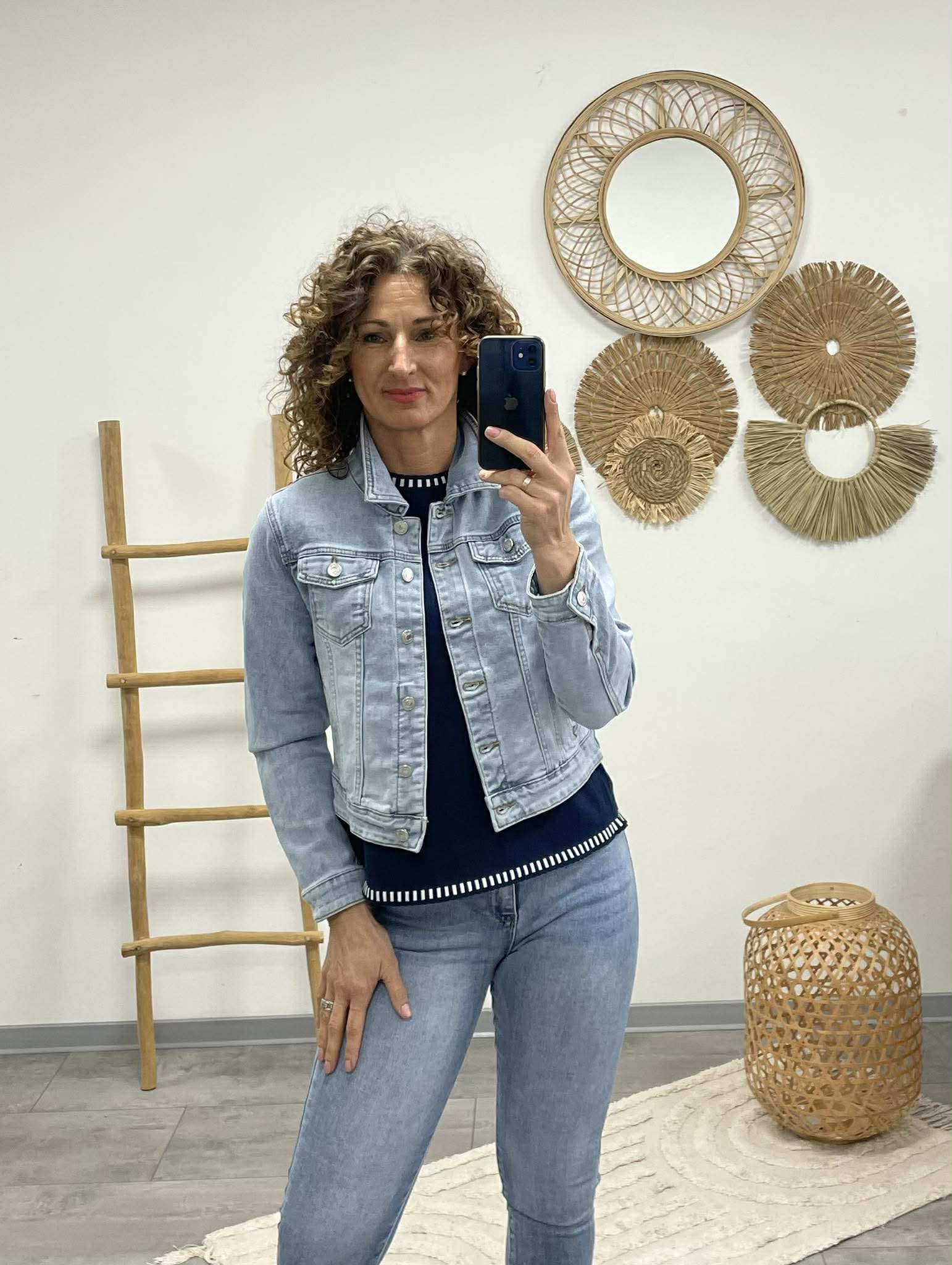 SIMPLE _ Farmer dzseki. Világos koptatott kék.