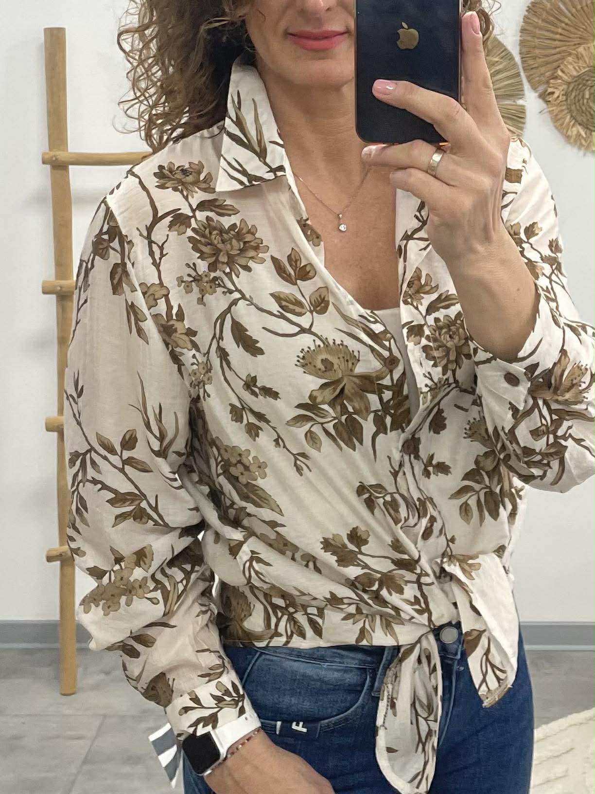 FLOWER - Virágos blúz. Barna