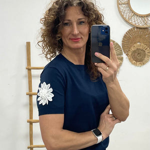 VIOLA - Virágos ujjú felső. Sötétkék