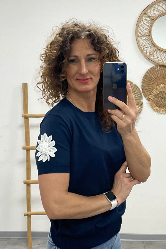 VIOLA - Virágos ujjú felső. Sötétkék