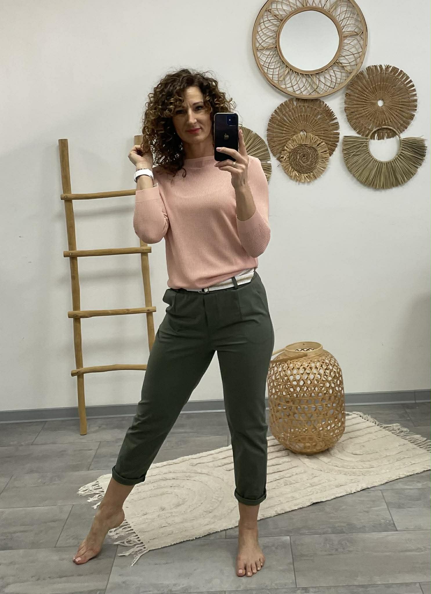 LCK - Gumis derekú laza nadrág.Khakizöld