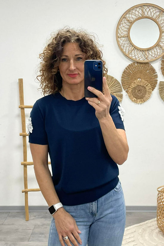 VIOLA - Virágos ujjú felső. Sötétkék