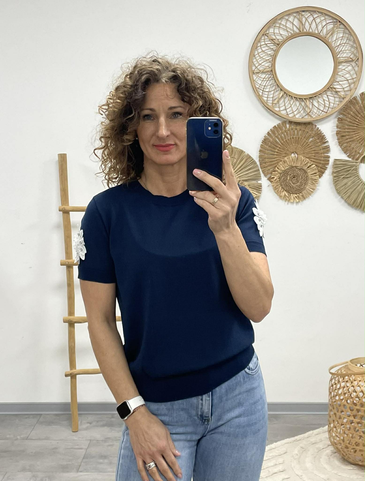 VIOLA - Virágos ujjú felső. Sötétkék