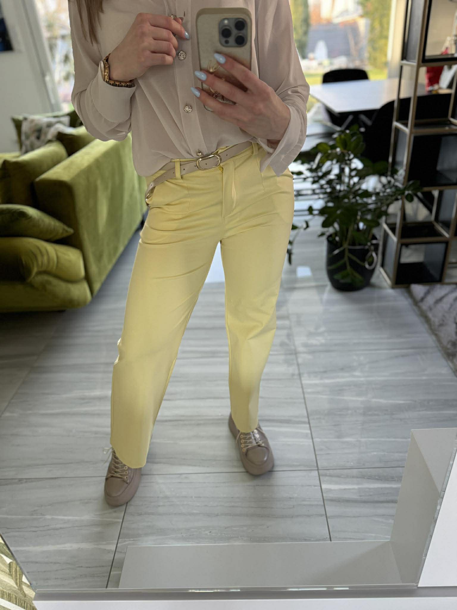 TRENDY - Egyenes szárú nadrág. Sárga