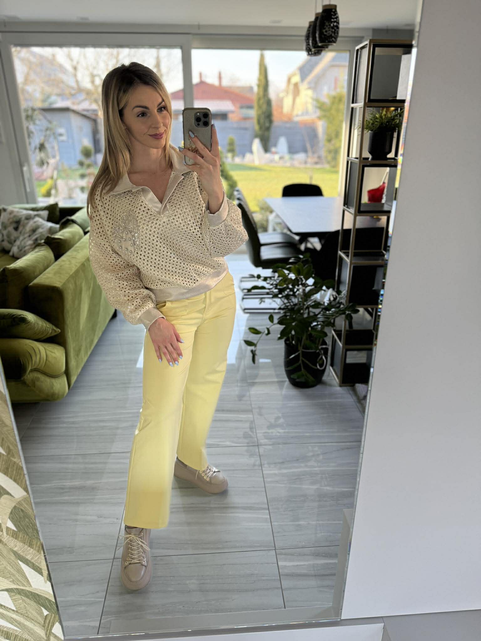 TRENDY - Egyenes szárú nadrág. Sárga