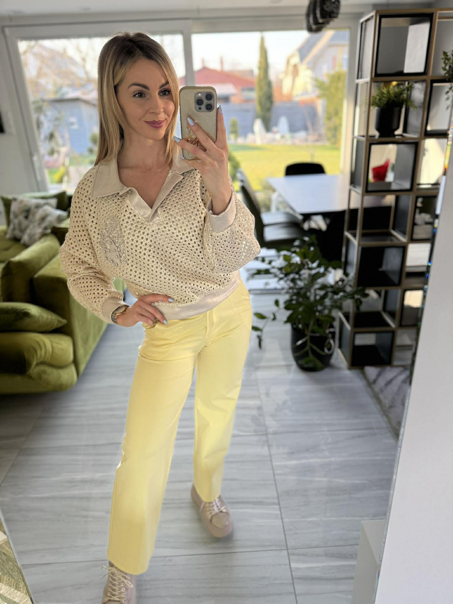 TRENDY - Egyenes szárú nadrág. Sárga