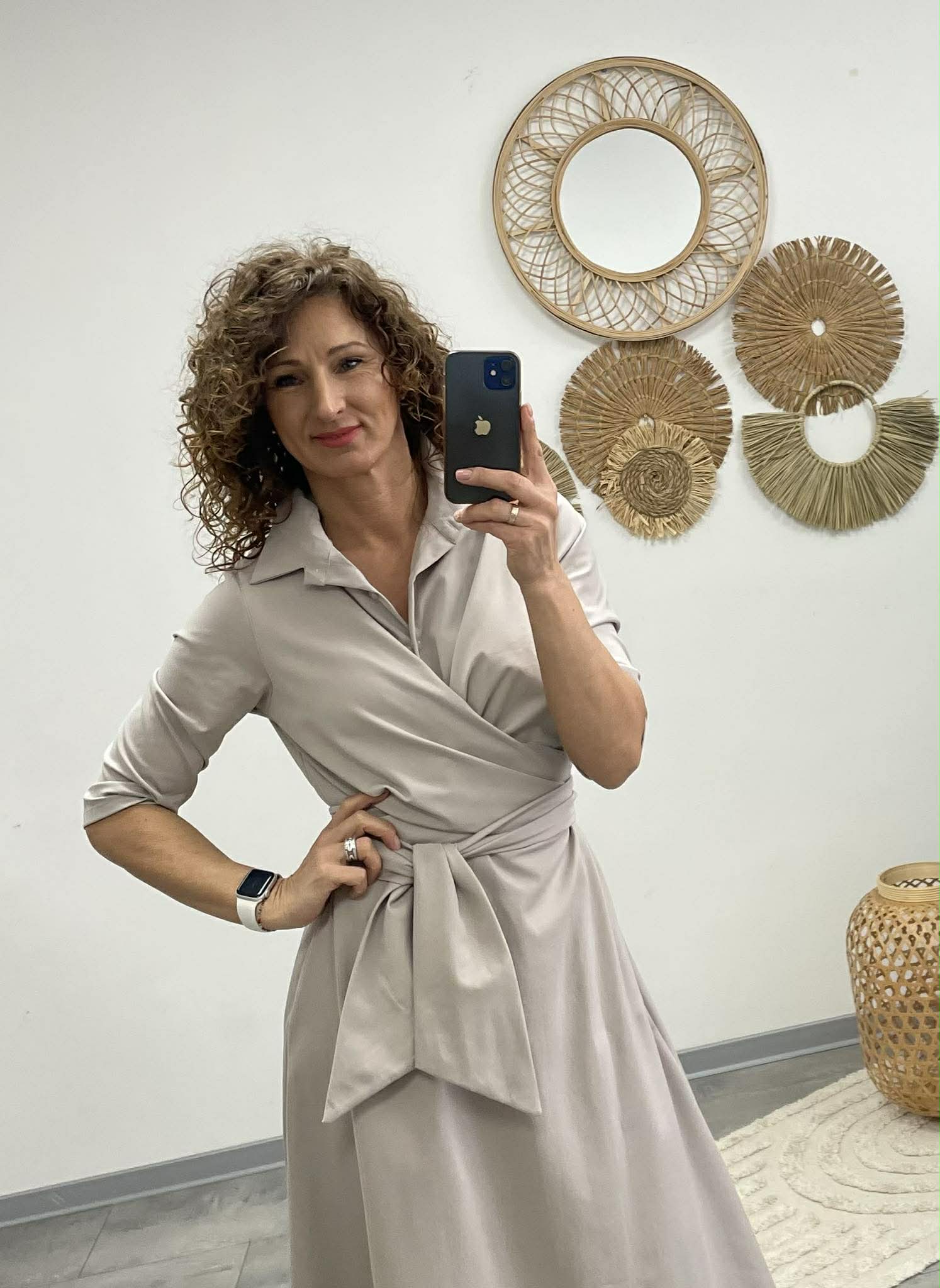 IRCSI - Átkötős ruha. Bézs