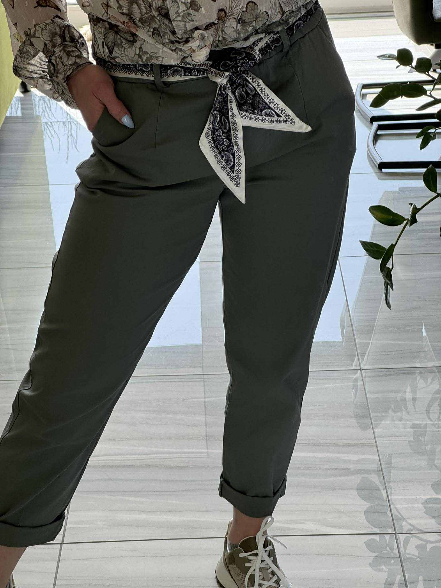 KATA - Laza szabású vászon nadrág. Khaki