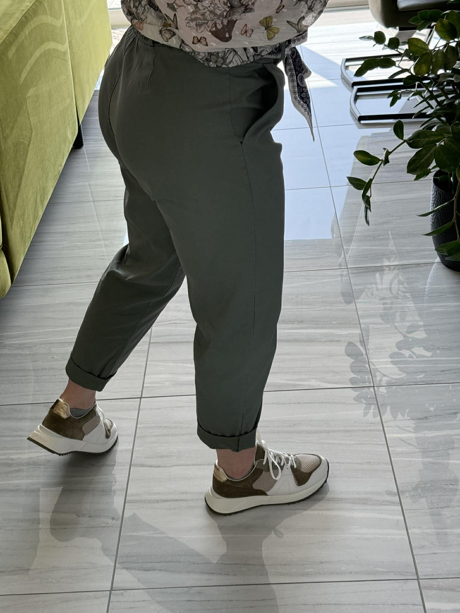 KATA - Laza szabású vászon nadrág. Khaki