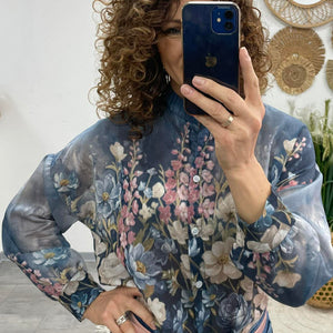 SANA - Virágos áttetsző blúz. Sötétkék