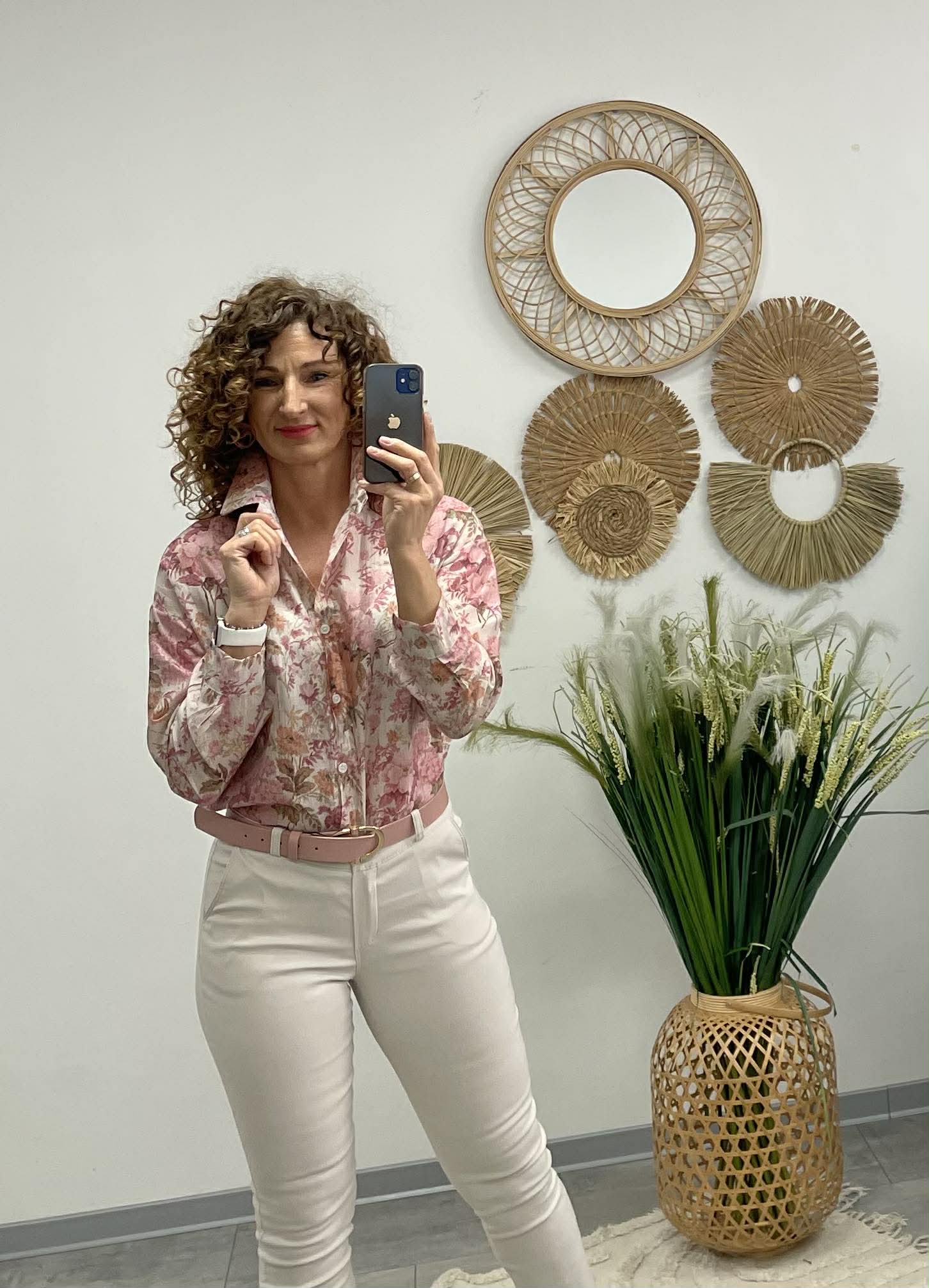 ALIZEE - Virágos blúz. Rózsaszín