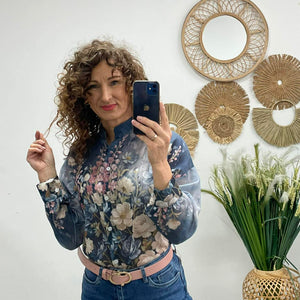 SANA - Virágos áttetsző blúz. Sötétkék