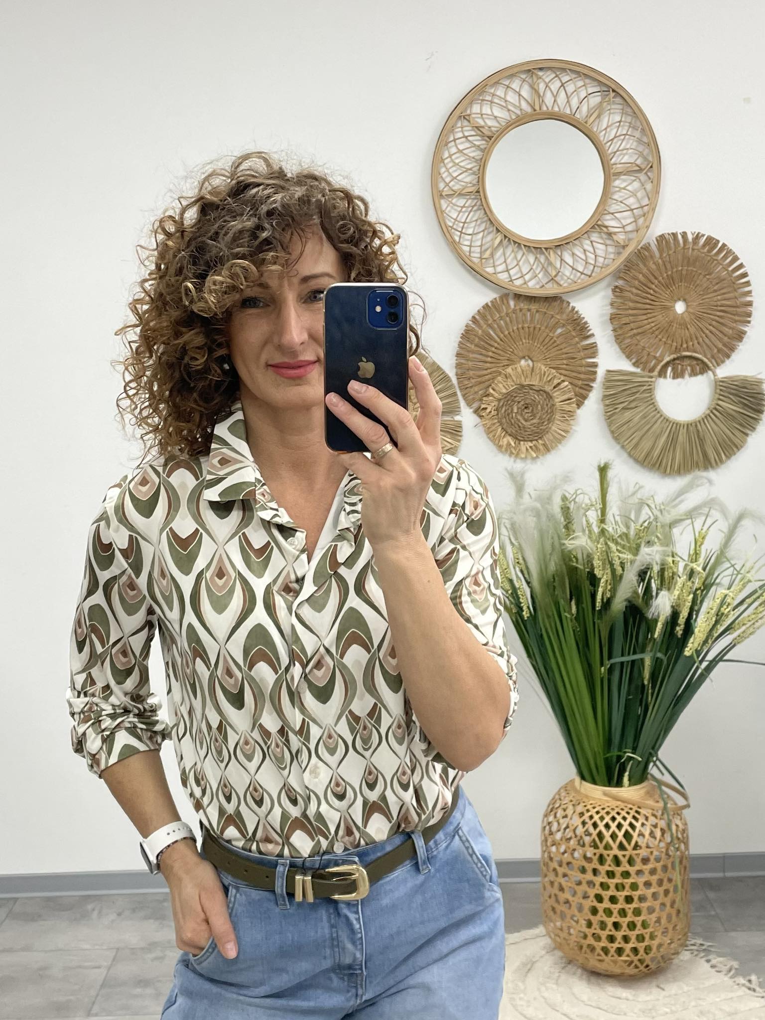FILIPPA - Mintás jégselyem blúz. Khakizöld