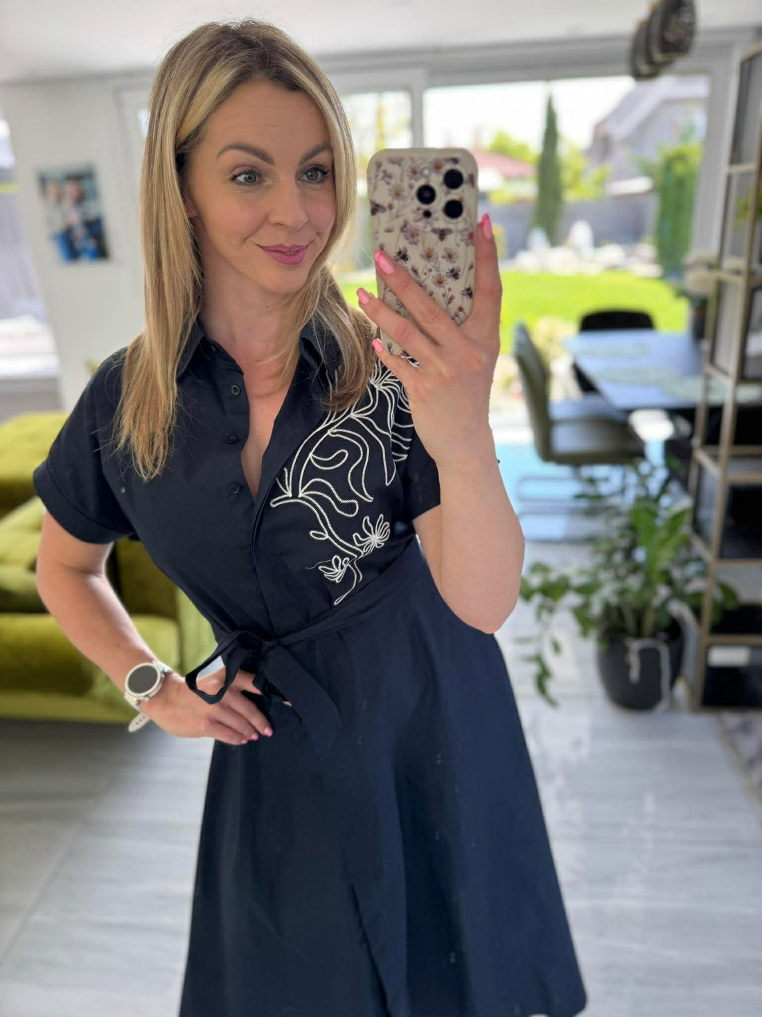 MIMI - Hímzett vászon ruha. Sötétkék