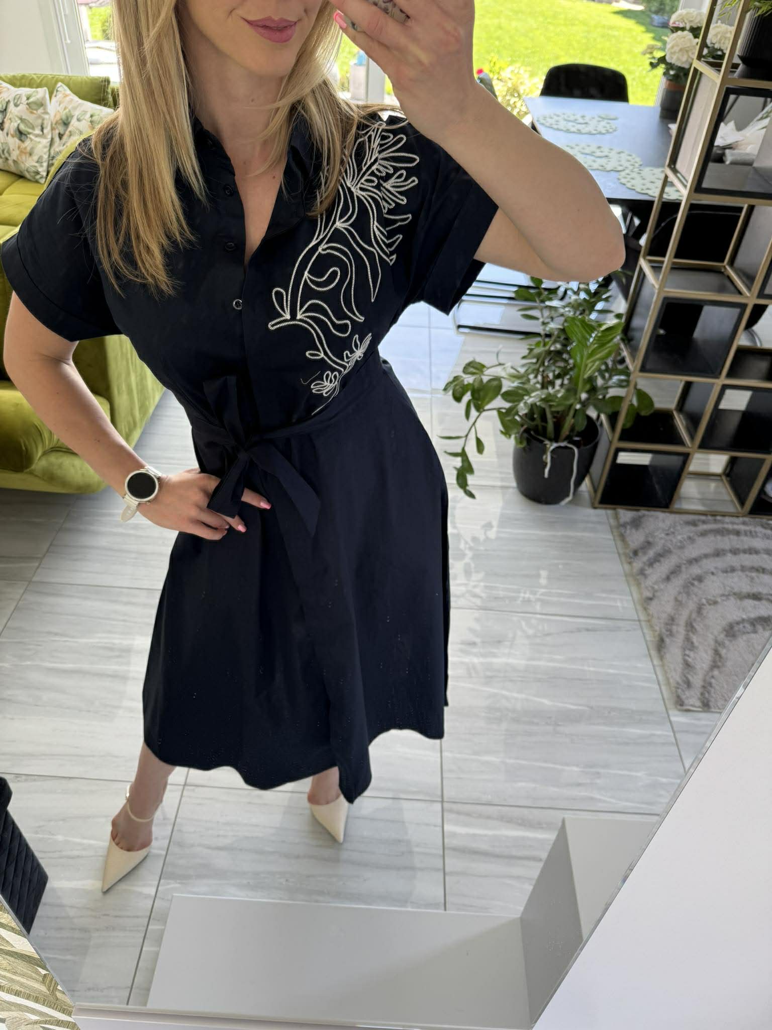 MIMI - Hímzett vászon ruha. Sötétkék