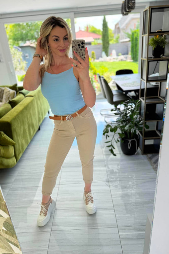 DITTE - Mom vékony farmer nadrág. Bézs