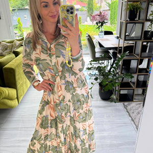 REINA - Mintás maxi ruha. Drapp