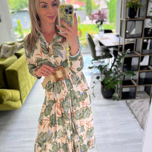 REINA - Mintás maxi ruha. Drapp