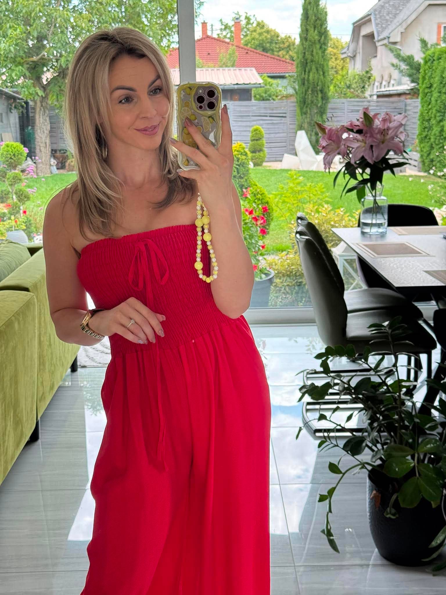 KARIN - Mellben gumírozott overál. Piros