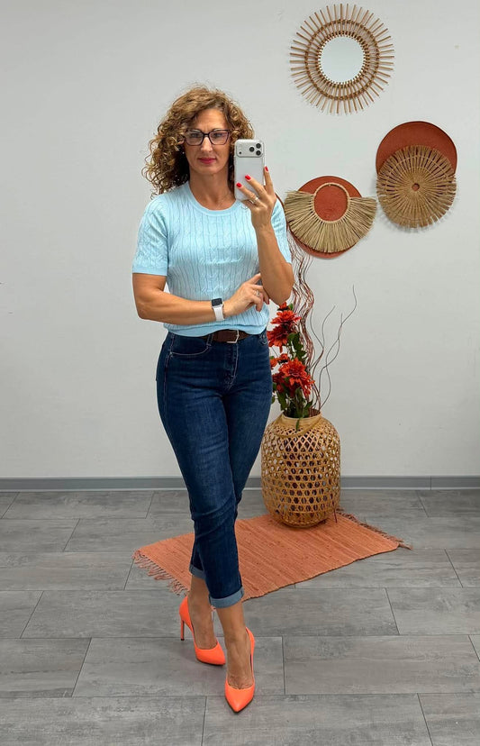 SZOFI . Kötött csavart mintás felső. Sötétkék, világoskék
