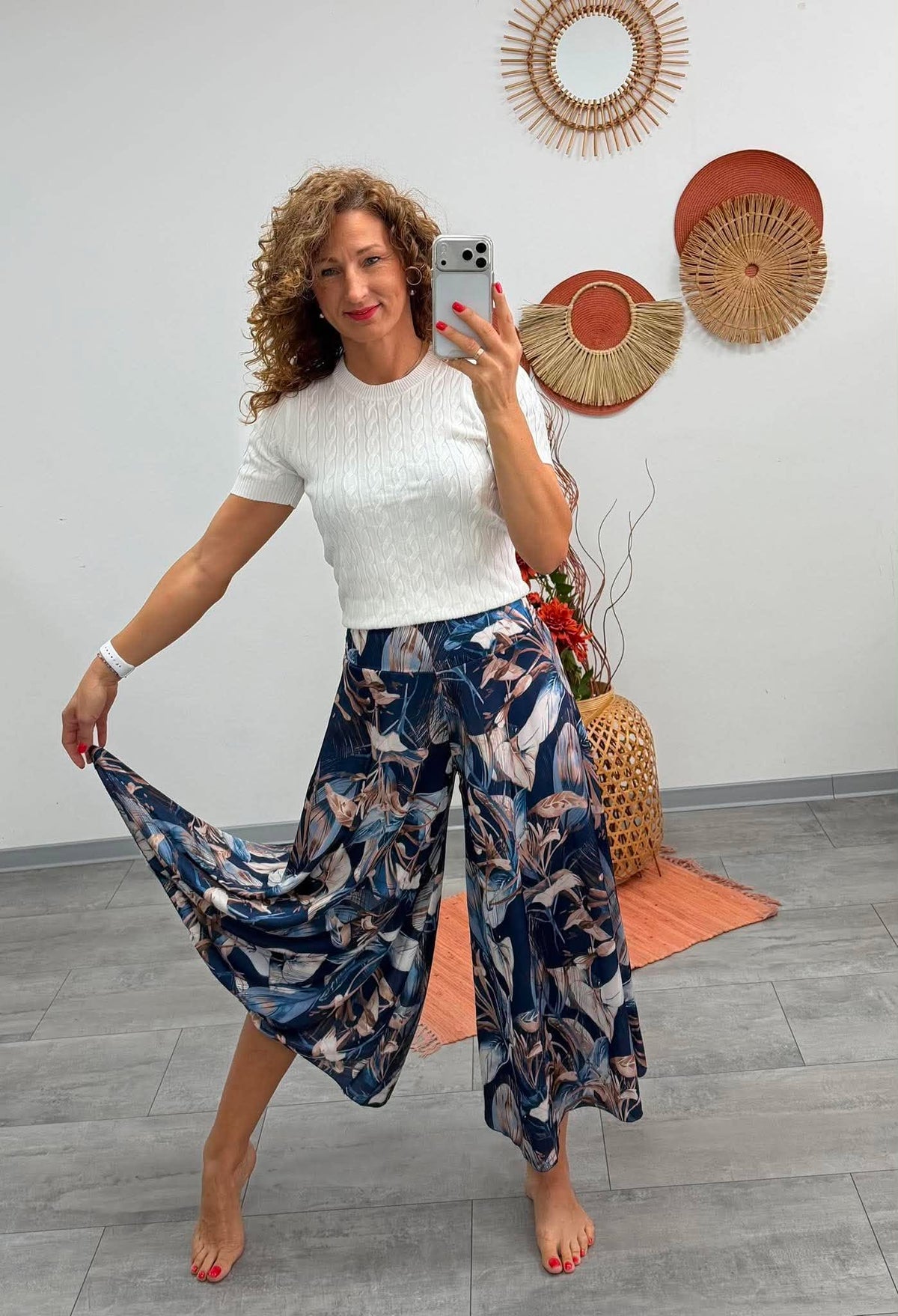 MELINA - Selyem hatású szoknya nadrág. Sötétkék