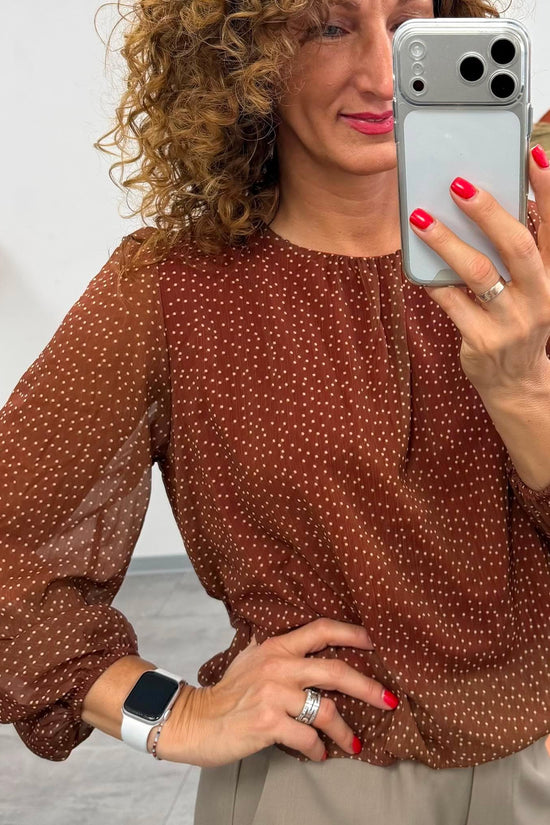 LORI - Húzott aljú blúz. Rozsdabarna