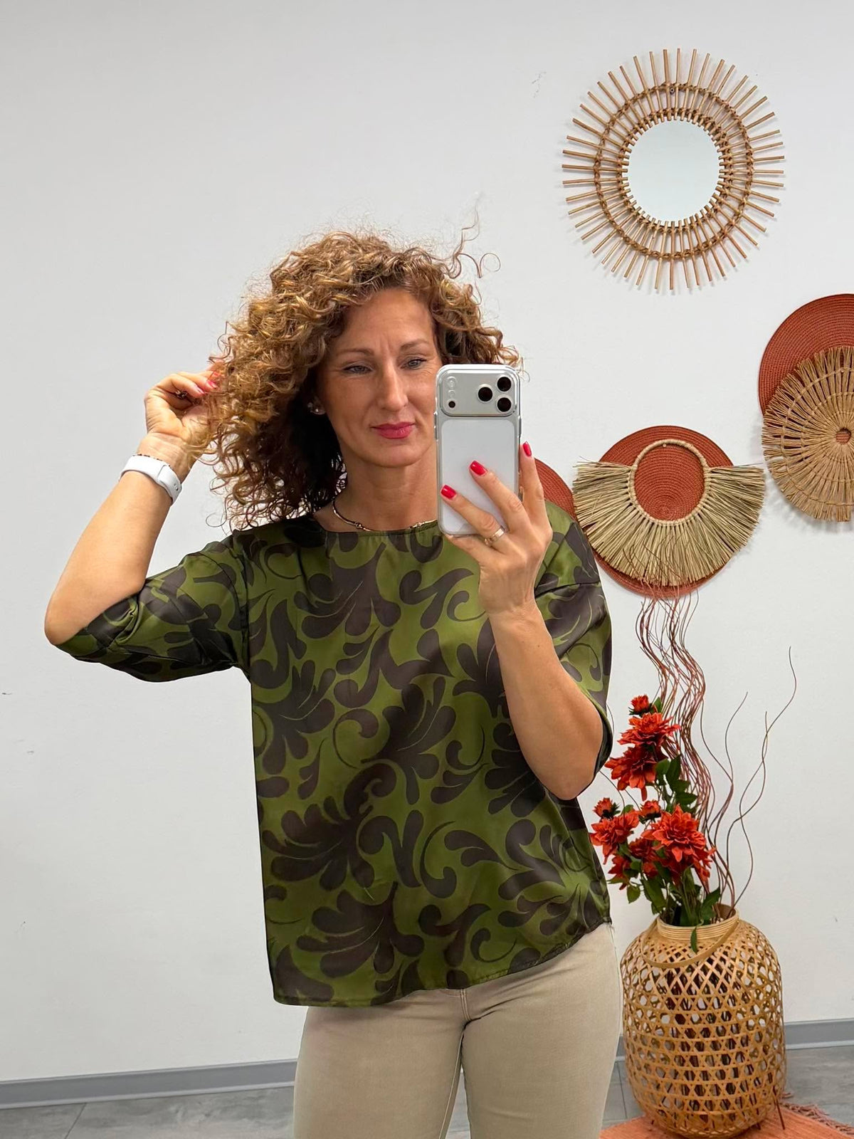 ARINA - Selyem blúz. Khaki