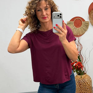 JANA - Póló. Bordó