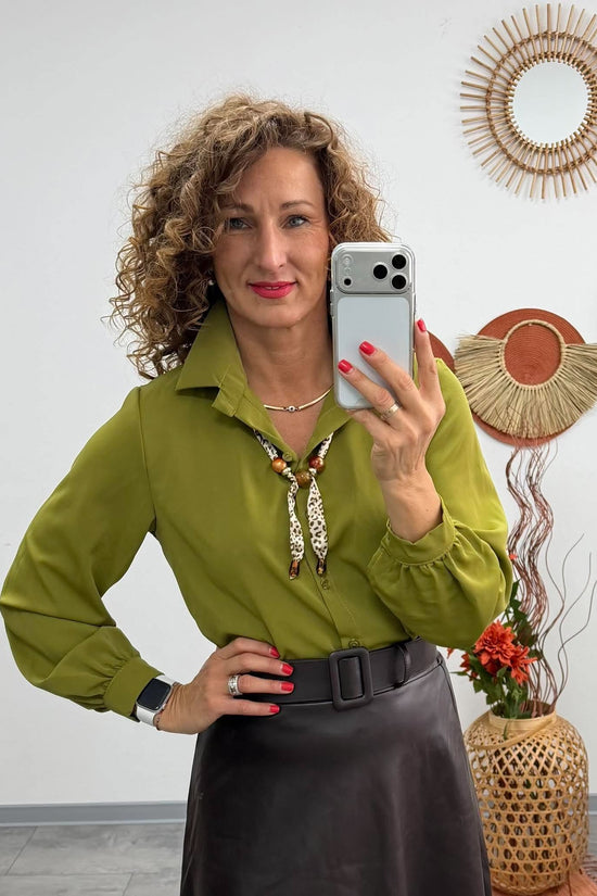 JUTTA - Elegáns blúz. Kivizöld