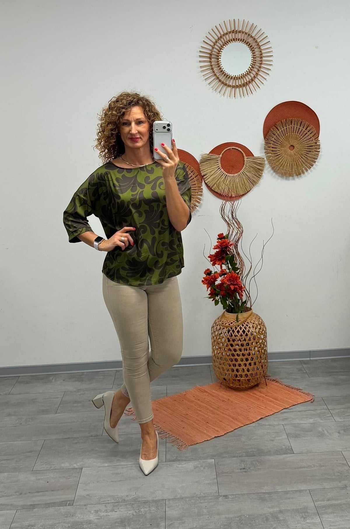 ARINA - Selyem blúz. Khaki