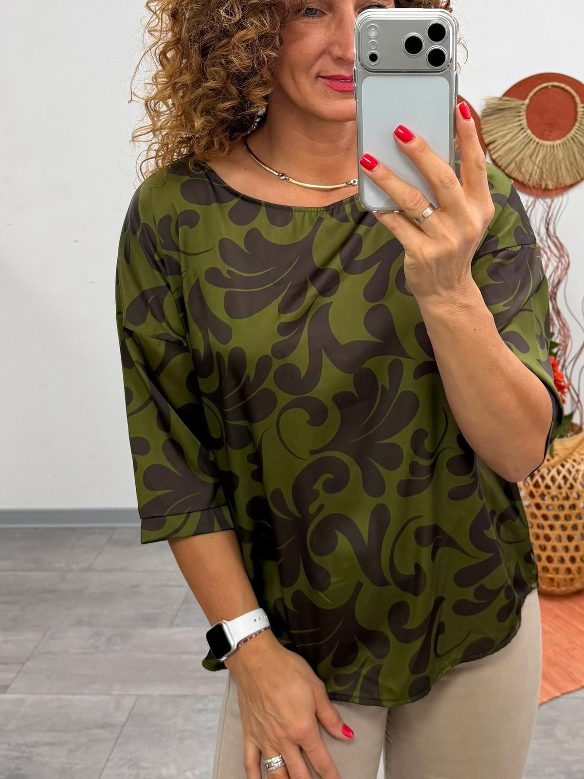 ARINA - Selyem blúz. Khaki