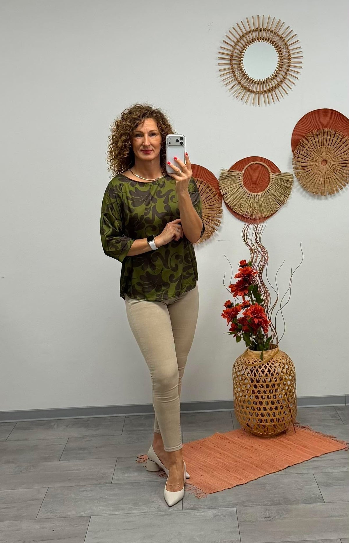 ARINA - Selyem blúz. Khaki