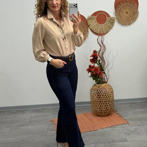 JUTTA - Elegáns blúz. Világosbézs