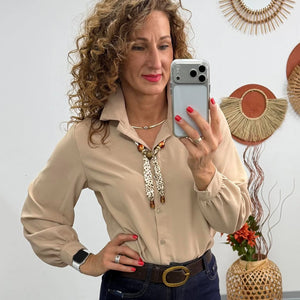 JUTTA - Elegáns blúz. Világosbézs