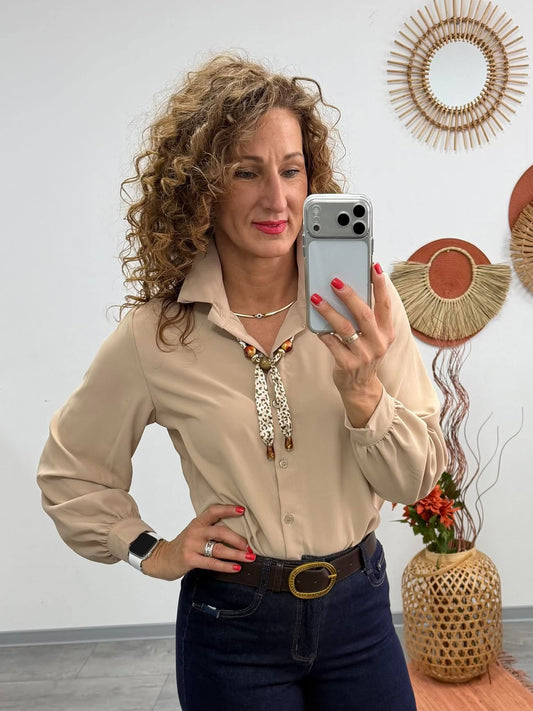 JUTTA - Elegáns blúz. Világosbézs