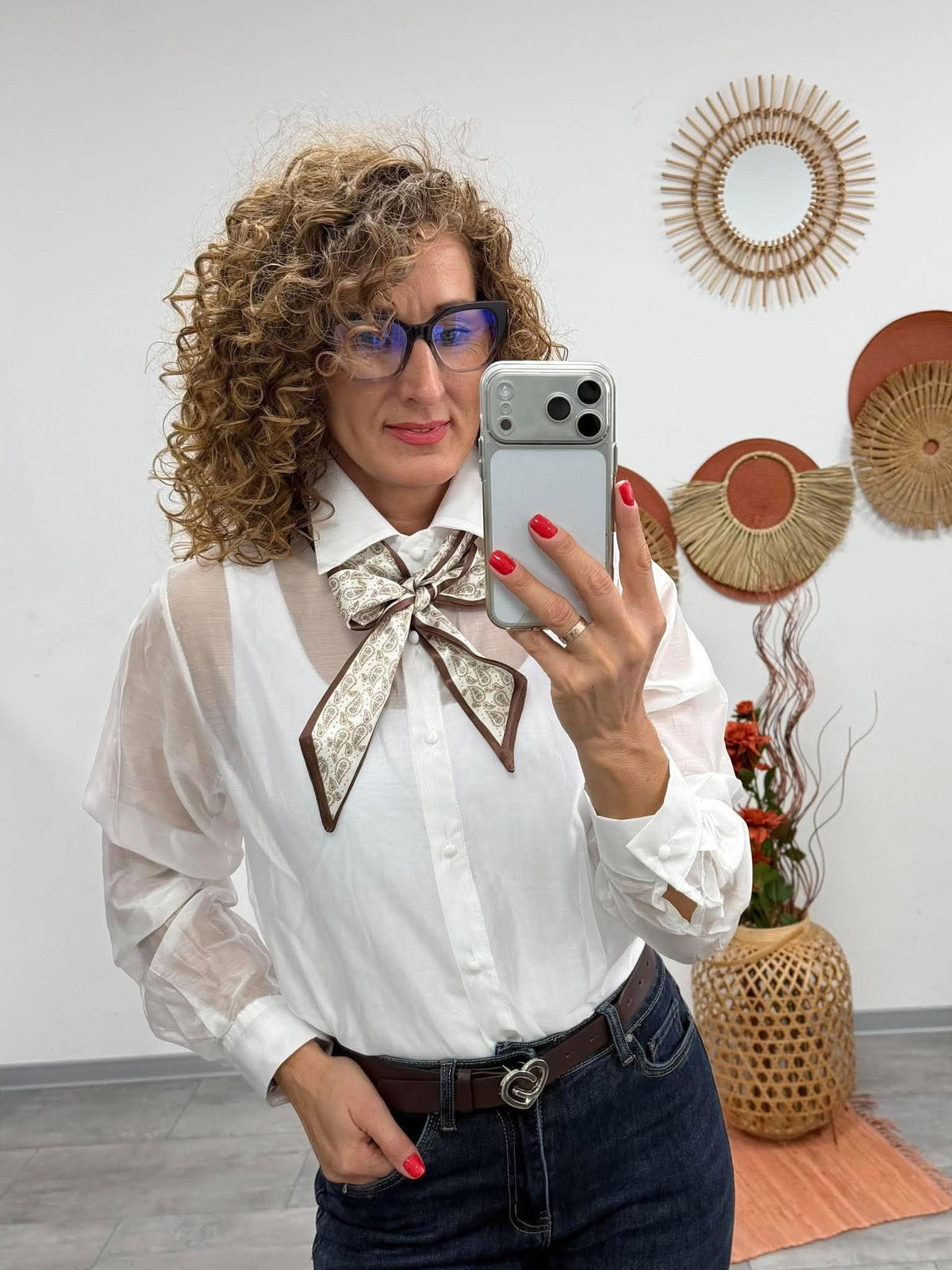 SOFIA - Elegáns blúz. Fehér