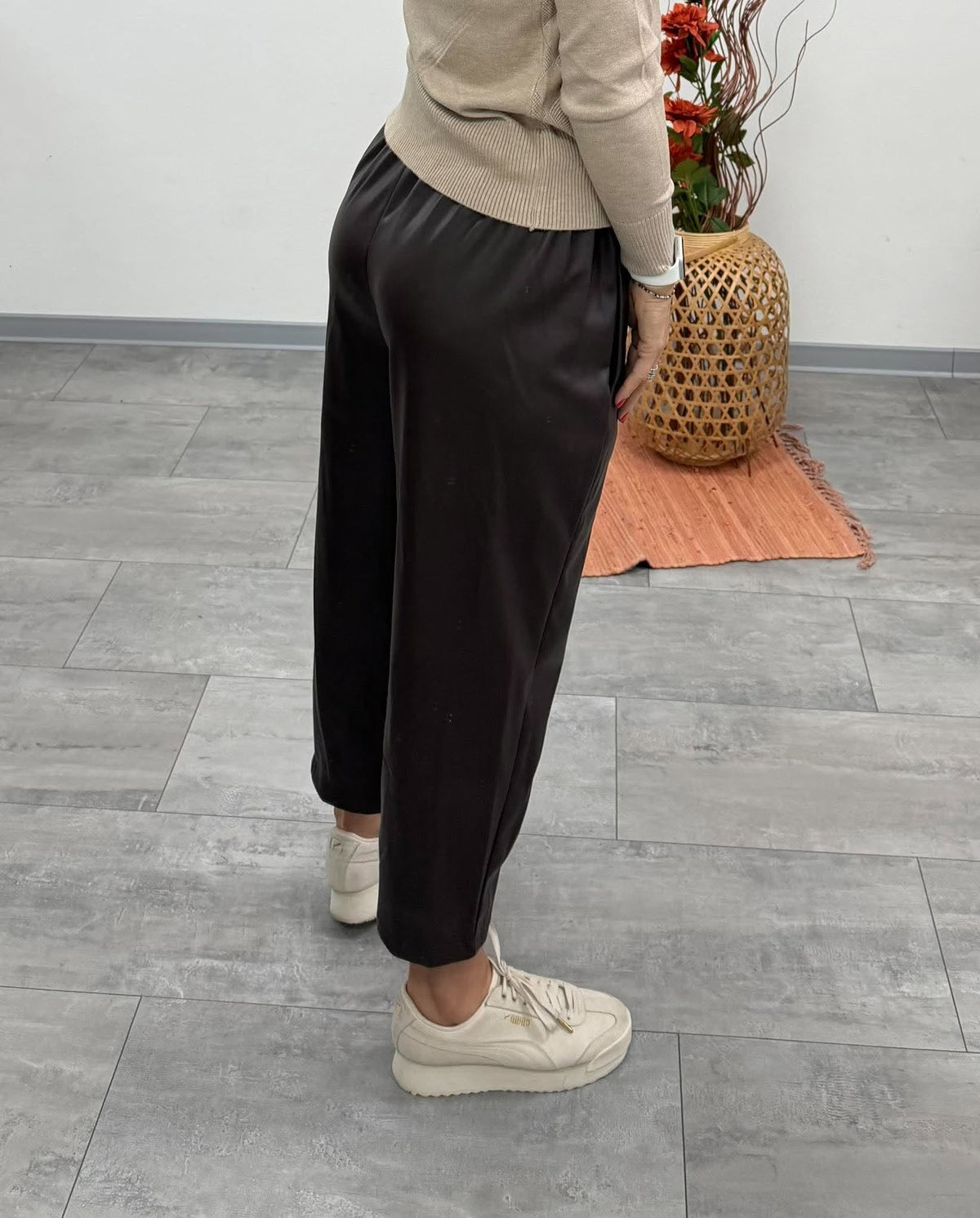 YASMIN- Bőrhatású nadrág. Barna