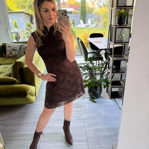 MILA - Csipke ruha. Barna