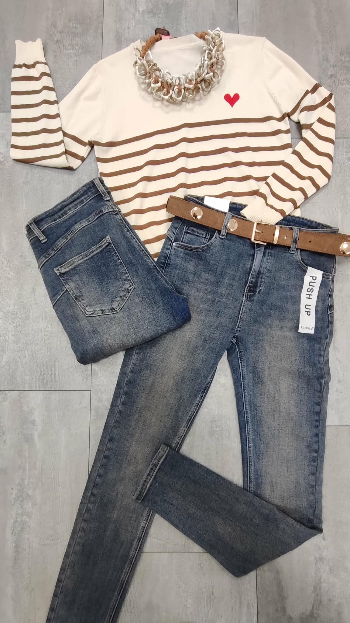 VIVI - Push up farmer nadrág. Koptatott