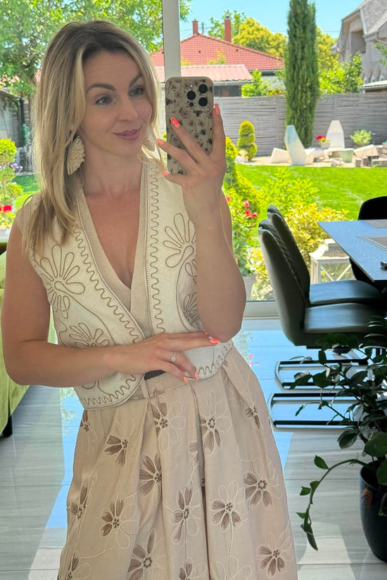 Ayla - Hímzett szoknya. Bézs
