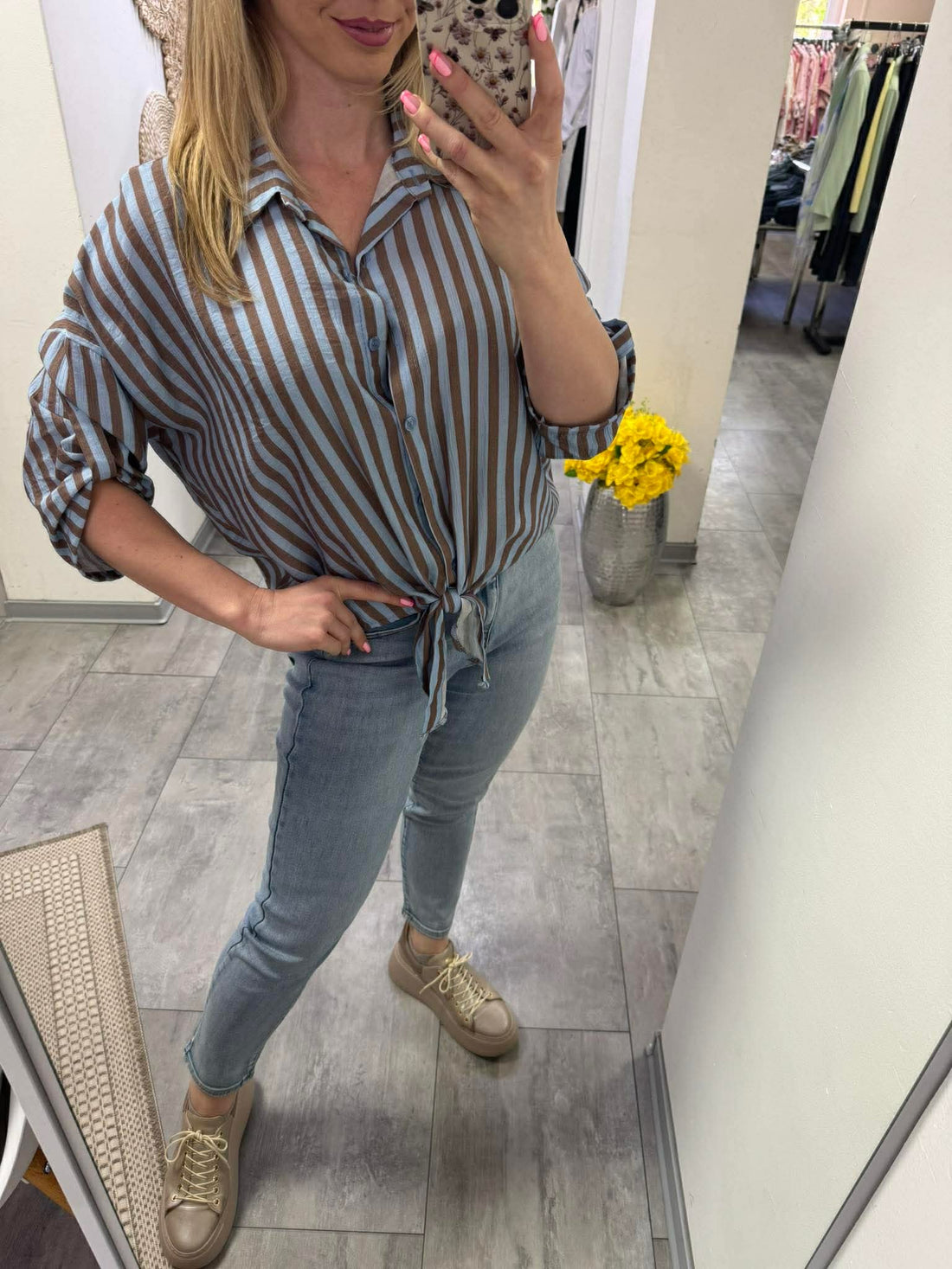 HELGA - Elől kötős laza blúz. Kék