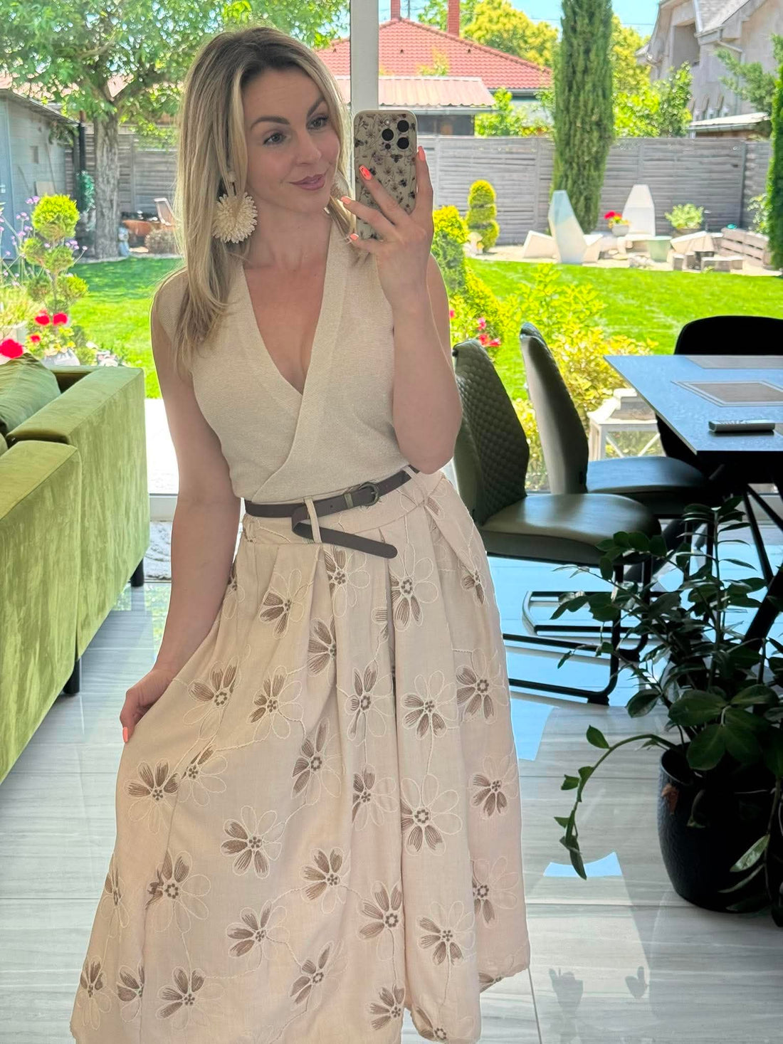 Ayla - Hímzett szoknya. Bézs