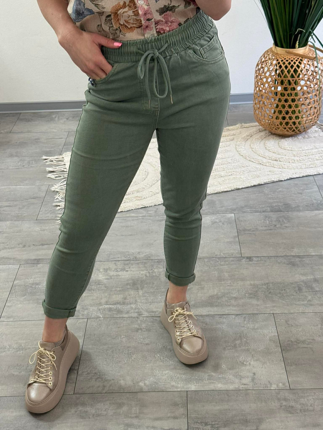 ZSIKE - Mom fazonú farmer nadrág. Khakizöld