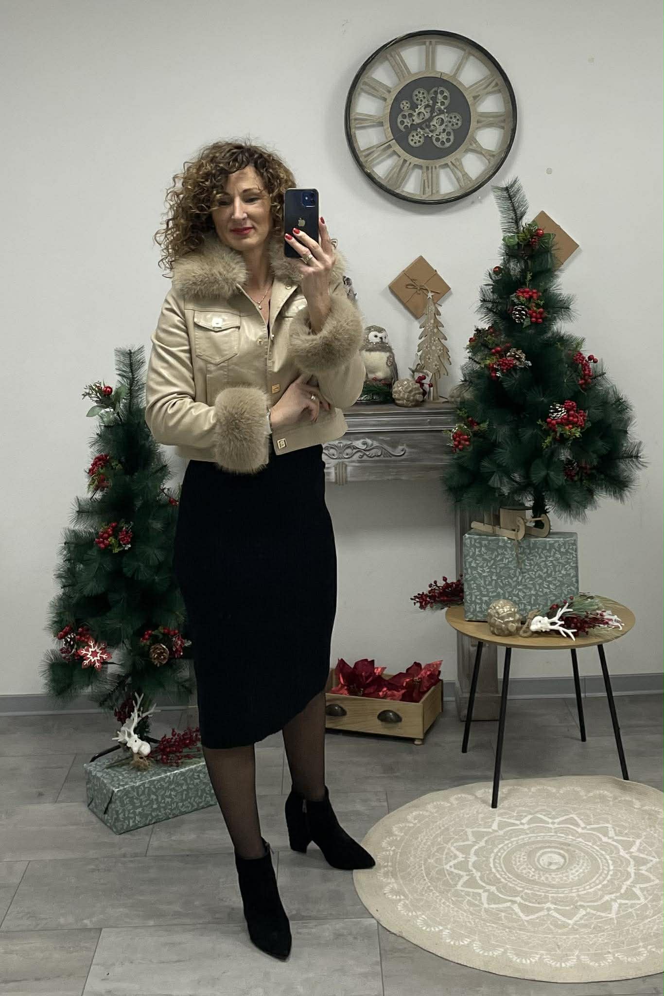 SWEET - Bordás kötött ruha. Fekete